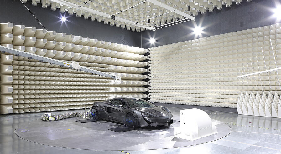 Kompakte Präzision für PKW & leichte Fahrzeuge